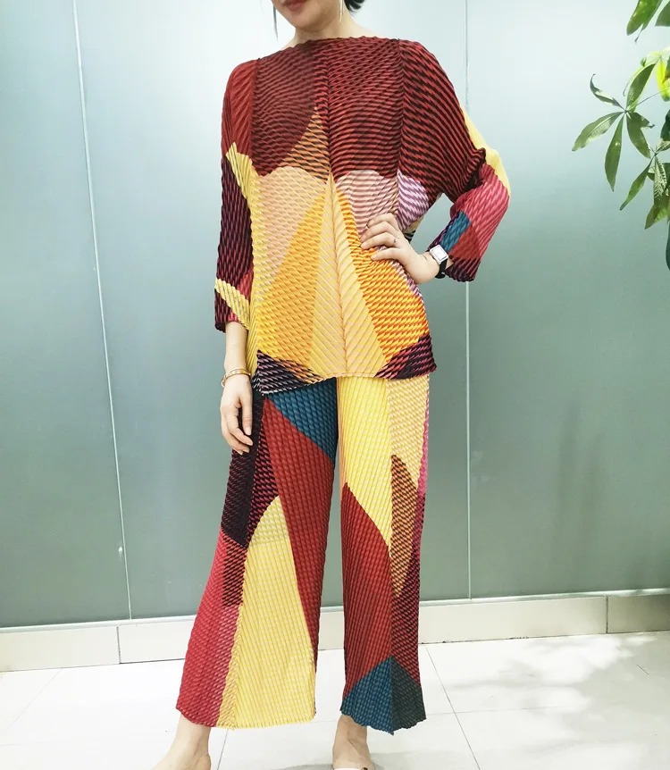 Костюм брючный женский стрейчевый Miyake плиссированный топ с длинным рукавом и