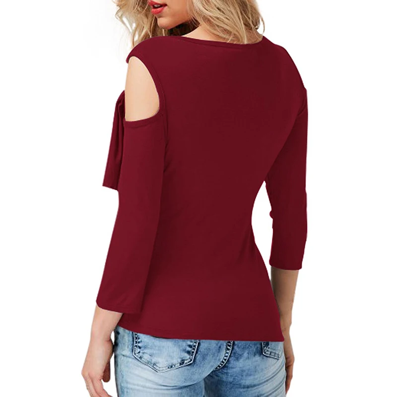 Однотонная футболка с неровным воротником и открытыми плечами женские модные