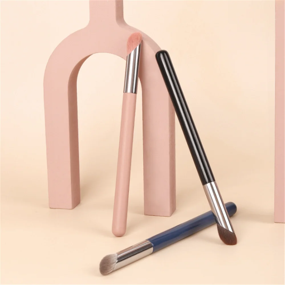 

1 шт. Профессиональный консилер, Кисть для макияжа, основа для век, ЖИДКИЕ ТЕНИ, крем-консилер, буферная кисть, женский косметический инструм...