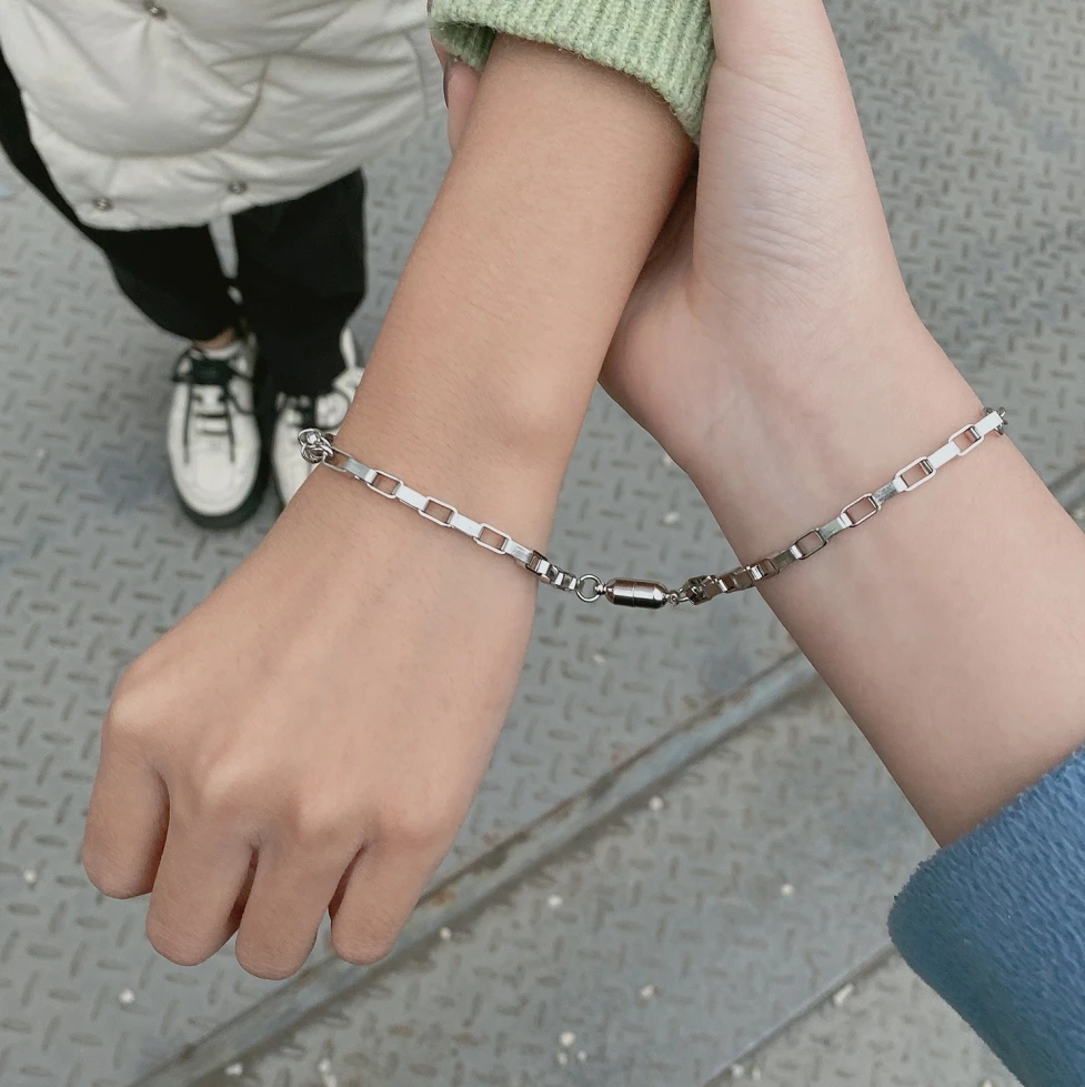 

2 Pcs/set of Couple Stainless Steel Magnets Pendants Attracting Each Other Bracelet Men and Women Valentine's Day Creative Gift