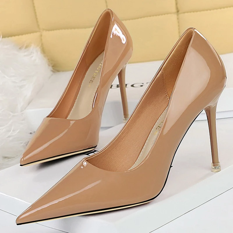 Туфли-лодочки женские на высоком каблуке 2021 см бежевые телесные большие размеры |