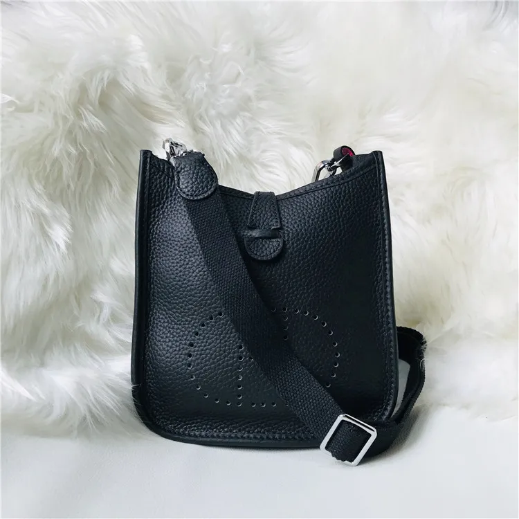 

2019 new fashion leather hollowed out leisure Women's bag with one shoulder slant span and versatile Evelyn