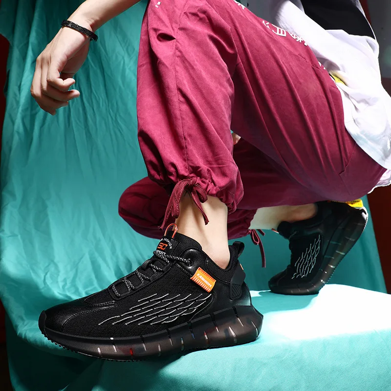 

New men's shoes 2020 autumn flying mesh fish scale luminous sports casual shoes fashion shoes running shoes men's large size