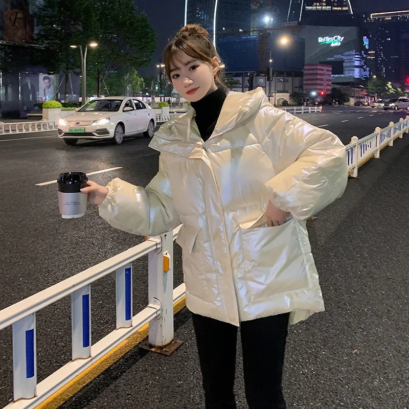 Куртка женская зимняя хлопковая с капюшоном большими карманами | Женская одежда