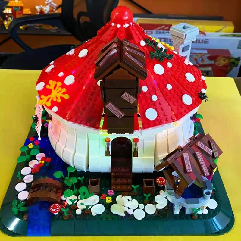 

86006 Creative Mushroom house With lights Building Blocks Bricks Fairy Tale World Children DIY Toys Birthday Gifts 2633 PCS