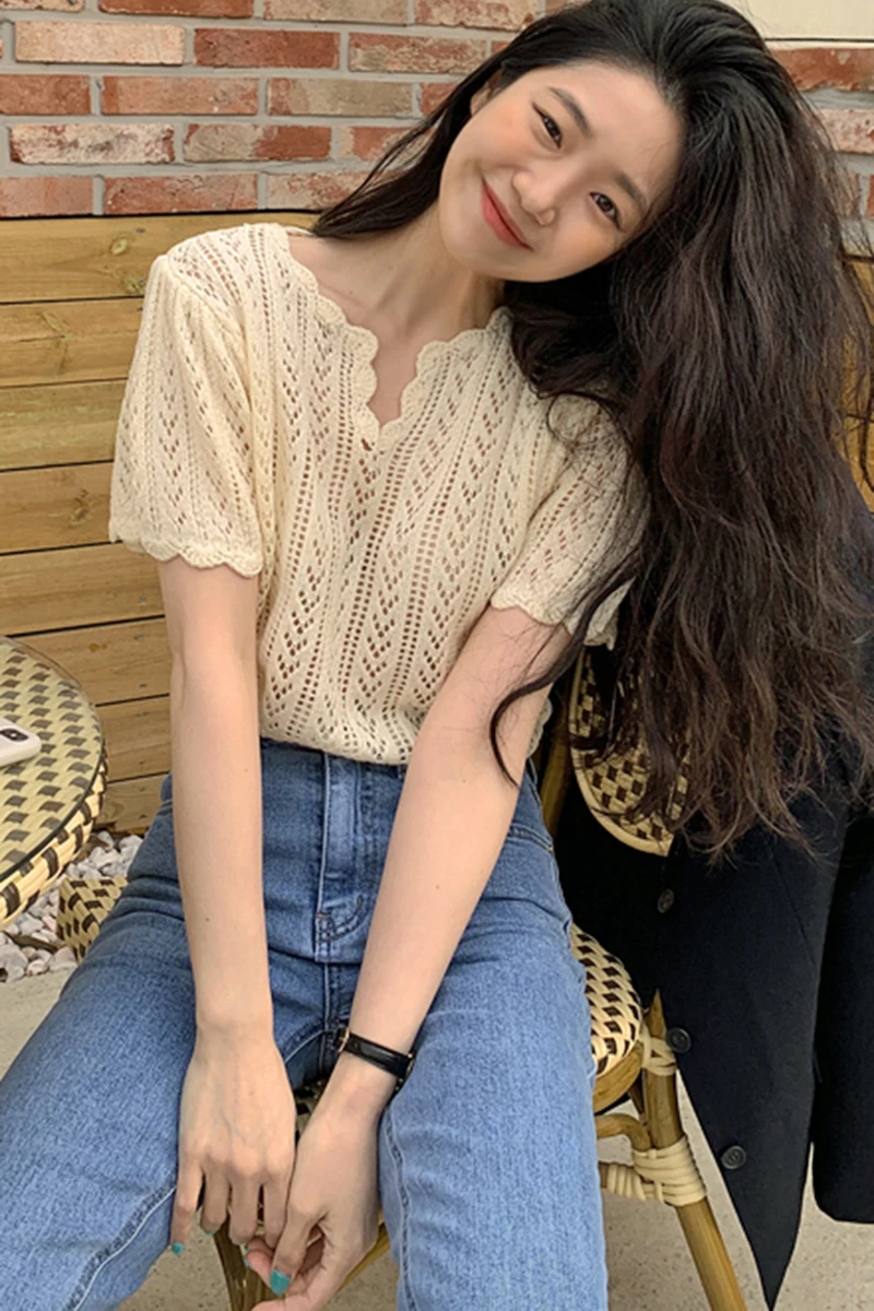 

Korean Ins Summer New Vintage Women T Shirt Crocheted V Neck Hollow Female Knitted Shirt Short Sleeved Top for Women