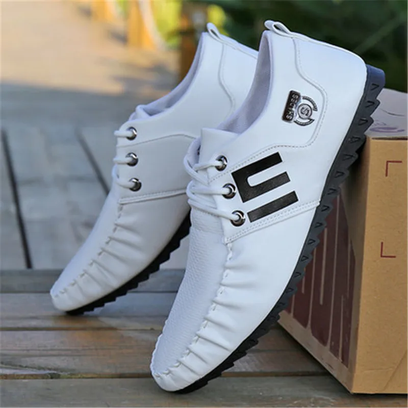 Men Walking Shoes 38-44 Fashion Breathable Men Shoes White Soft Bottom FLat Loafers Shoes Men's Lace up Non-Slip Driving Shoes