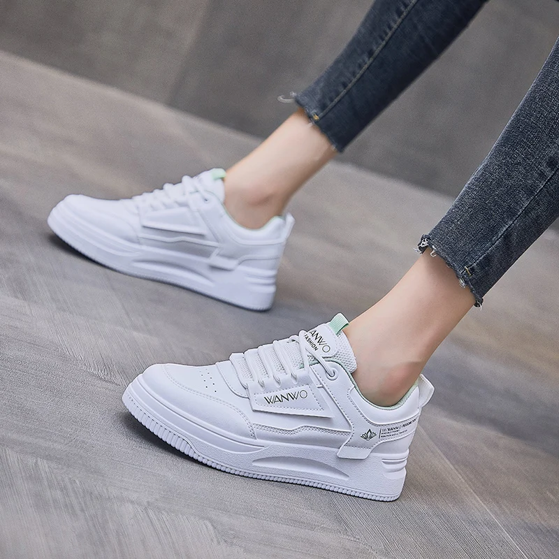 

2021 autumn new small white shoes women's fashion student board shoes thick soled muffin shoes casual Korean version