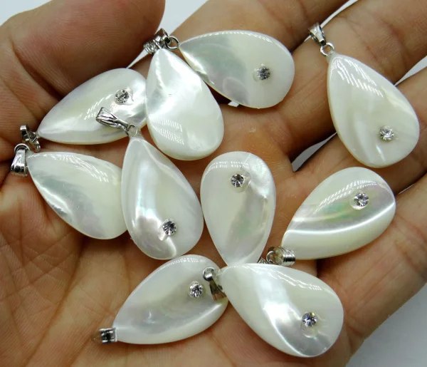 

wholesale wit natural beschaafde Teardrop parelmoer kralen shell pendant for diy Jewelry making necklace Accessories24PCS