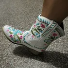 Женские ботинки до середины икры, обувь на низком каблуке, женские ботинки, Осенняя обувь из искусственной кожи с вышивкой, женская обувь NH045