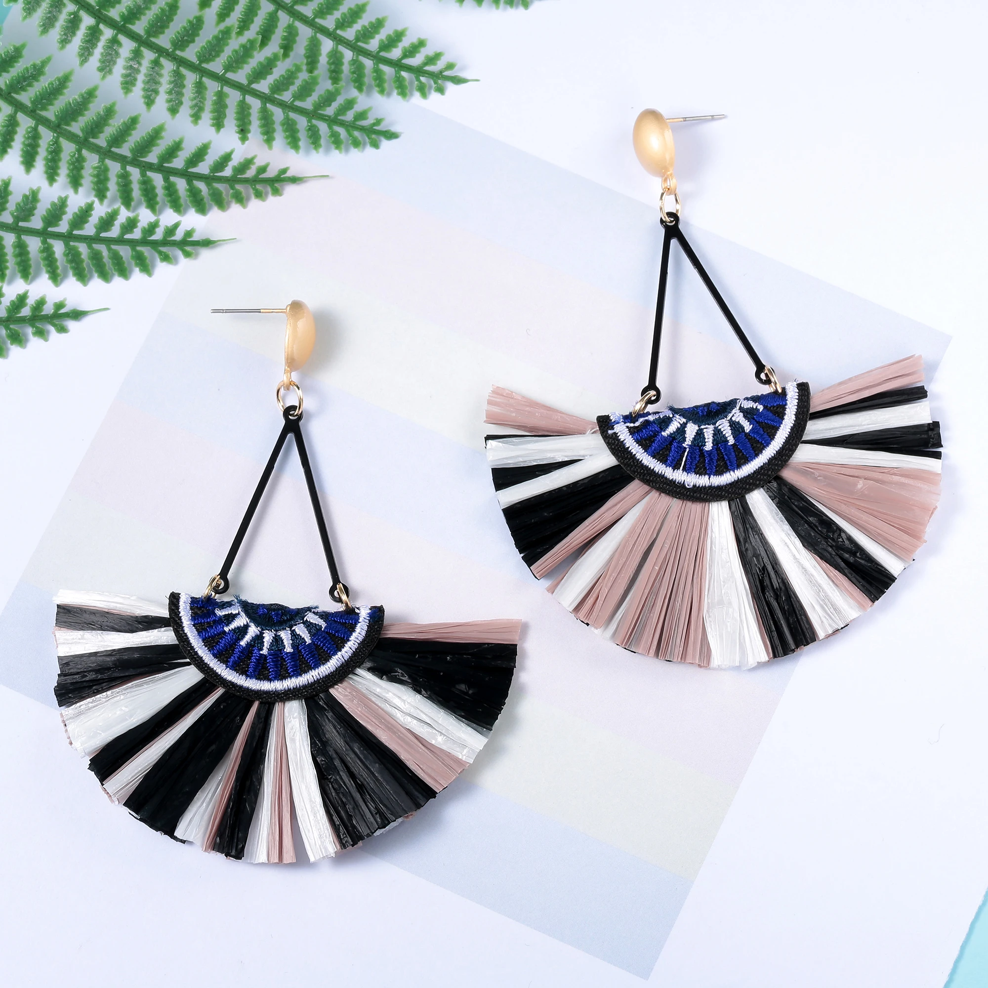 Веер с вышивкой в китайском стиле большие серьги из рафии бахромой богемные