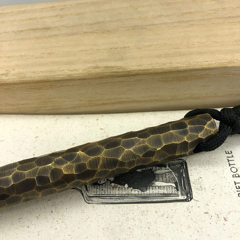 

Outdoor EDC Broken Window Tool Hand Polished Brass Rod with Stone Pattern Outdoor Trapped Survival Tool for Outdoor