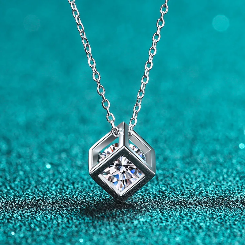 

UMQ 925 Silver Square Pendant Moissanite Necklace Excellent Cut D Color 0.5-1 ct Moissanite Chain Necklaces for Women Gift