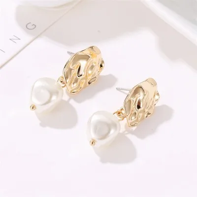 

Female Folds Golden pearl Earring Silver Needle Golden Pearl Simplicity Earring All-match Hanging Earring Jewelry Gift