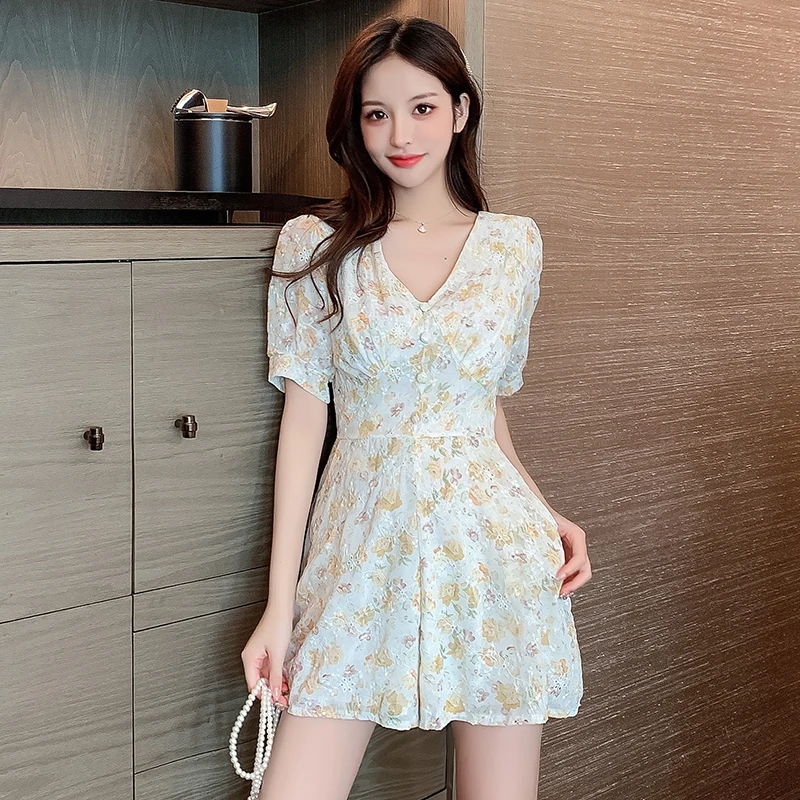 

Summer Jumpsuits Women Flower Print Short Sleeve Beach Bohemian Rompers Sexy V Neck Short Playsuit