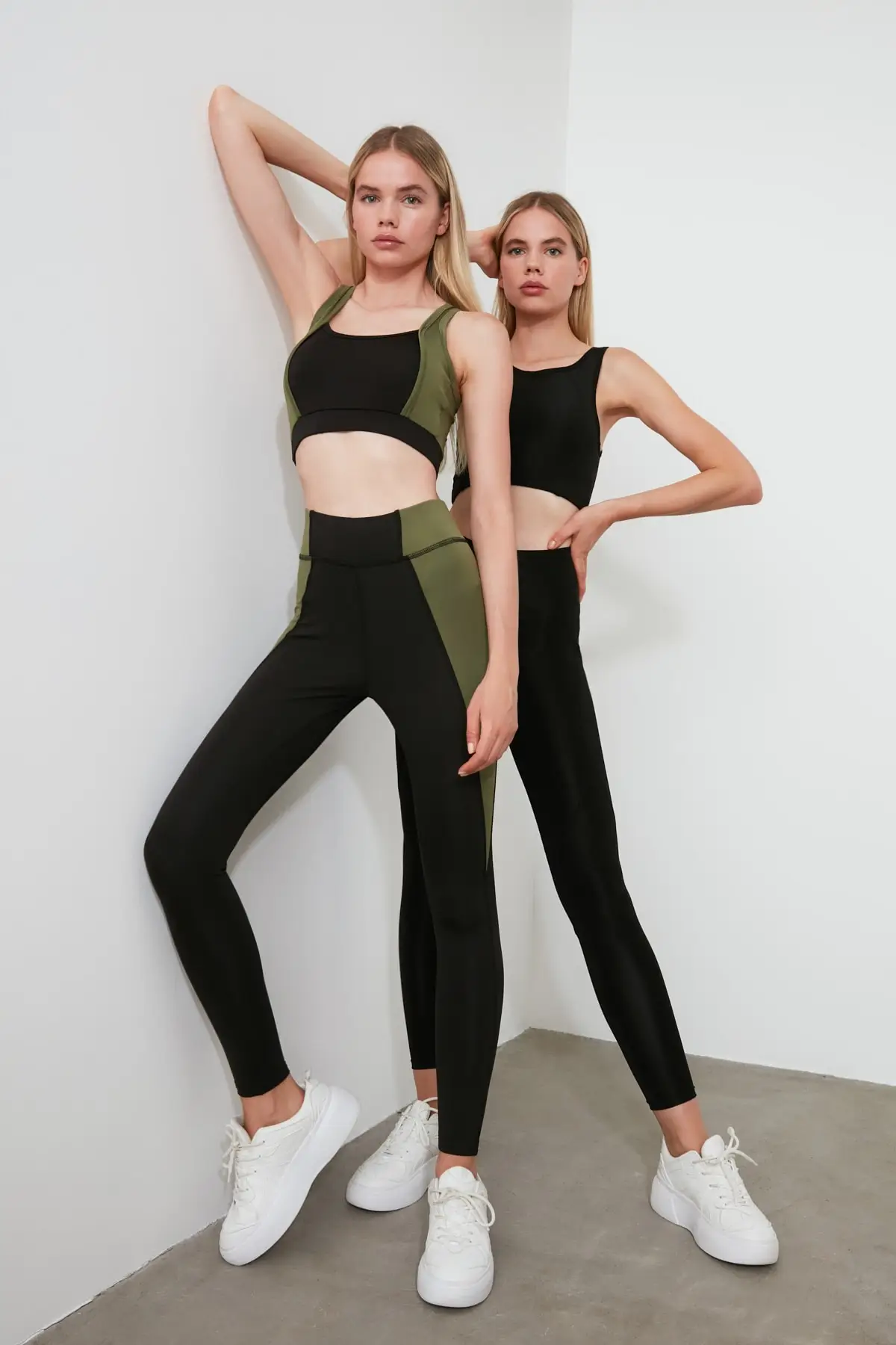 

Trendyol Sports Leggings TWOAW21TA0027