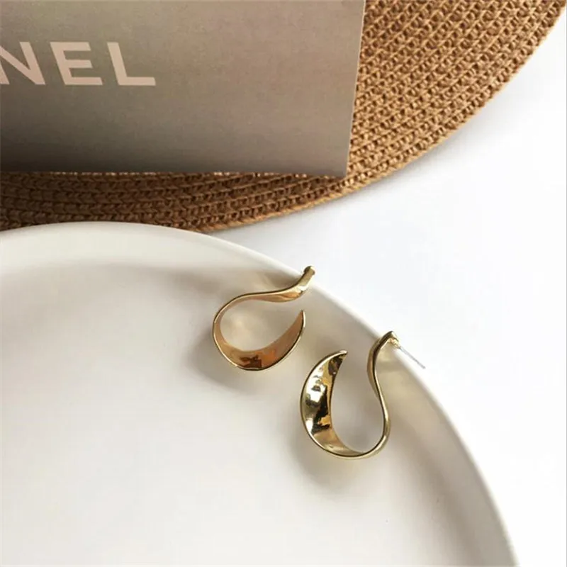 

2019 female fashion earrings half month chic simple classic alloy elegant ring earrings female girl wedding party travel jewelry