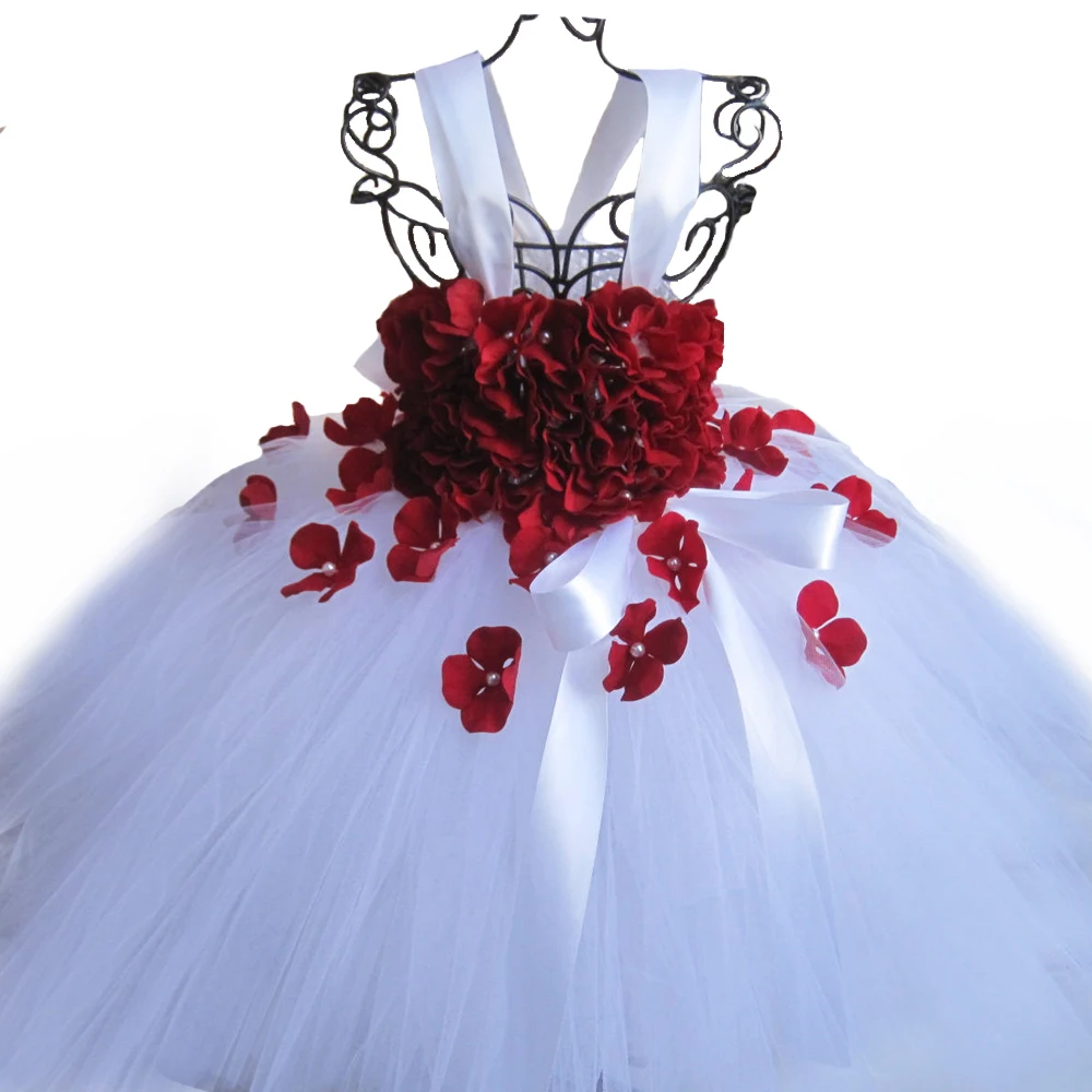 11 видов стилей гортензии платье-пачка для девочки держащей букет на свадьбе