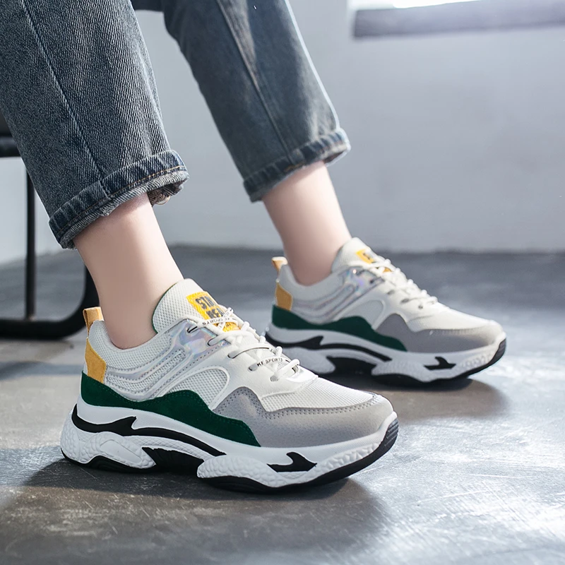 Женские кроссовки на массивной платформе модные спортивные смешанных цветов в