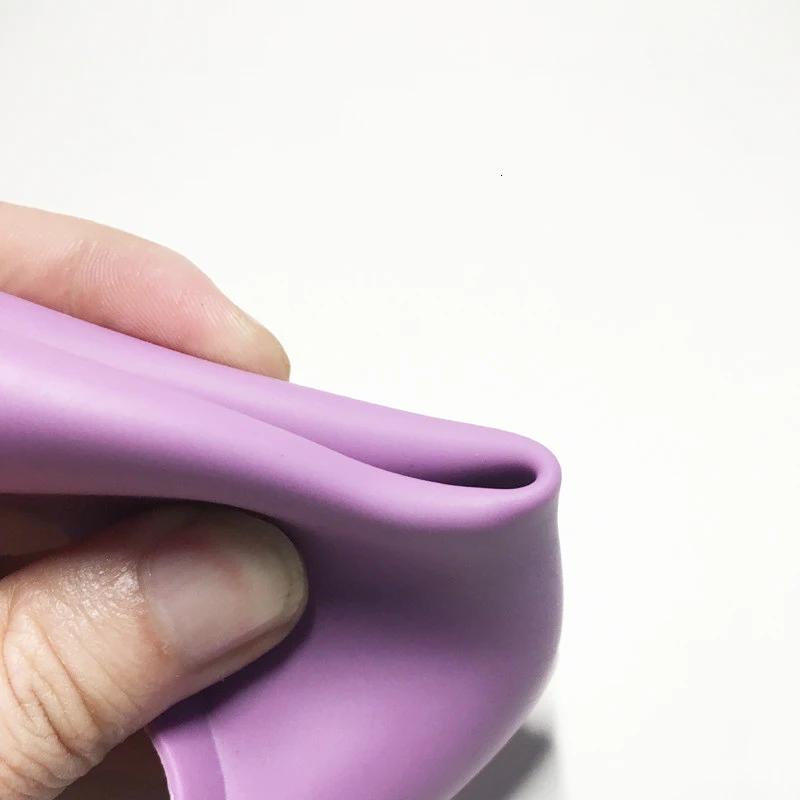 

Women Urinal Outdoor Travel Camping Portable Female Urinal Soft Silicone Urination Device Stand Up & Pee