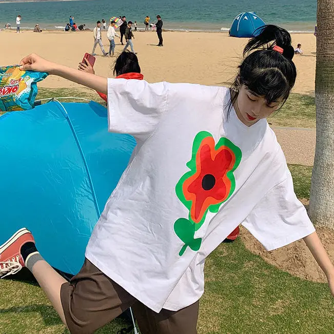 

Korean Lady Fashion Trip T-shirt Female Harajuku Cute Flower Love Loose Y2k Tops Summer Students Womens T Shirts Women Clothing