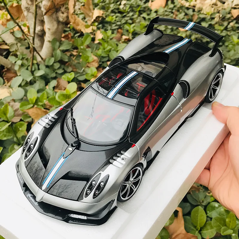 

1:18 Simulation Alloy High-end Supercar Model Collection Gift Ornaments
