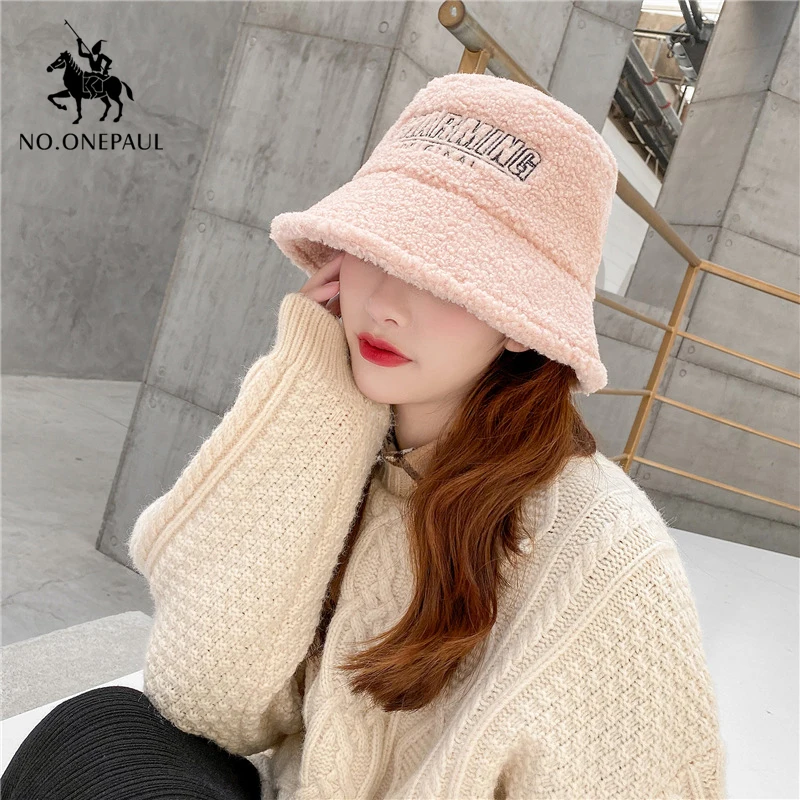 

Новинка, женская шапка в рыбацком стиле NO.ONEPAUL, универсальная Милая шапка в форме горшка, модная женская шапка, плюшевый ягненок, шерстяная м...