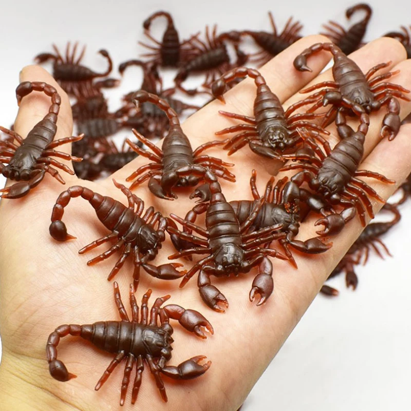 

10pcs/lot Nausea False Scorpion Frightening Prop Toys April Fools' Day Persecute Others Simulation Scorpion Terror Worm Toys