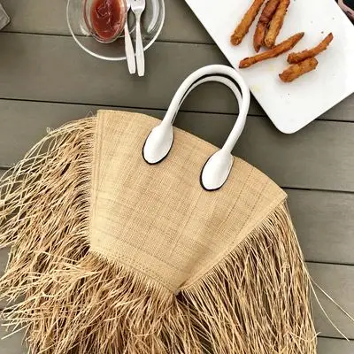 

NEW 2019 Fashion New tassel Handbag High quality Straw bag Women beach woven bag Tote fringed beach woven Shoulder Travel bag