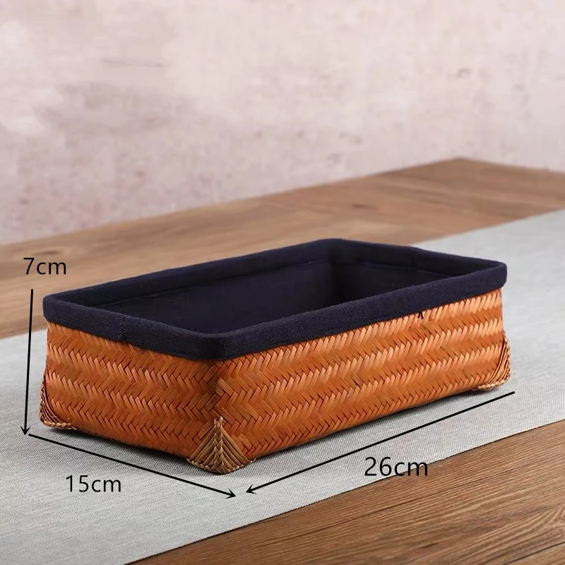 Хранение набора чая: коробка изготовленная из легкого коричневого прямоугольного бамбука в китайском стиле для простого хранения конфет, фруктов и закусок домашнего использования.