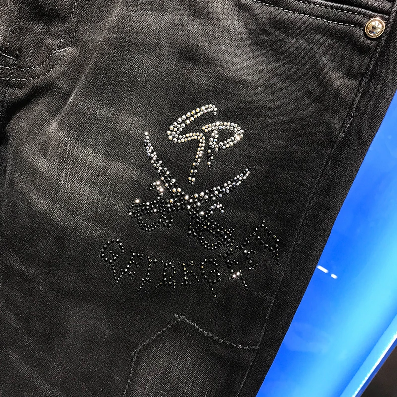 

Fashionable men jeans 2020 stretch letter ironing and drilling slim fit autumn new black handsome casual small foot trousers men