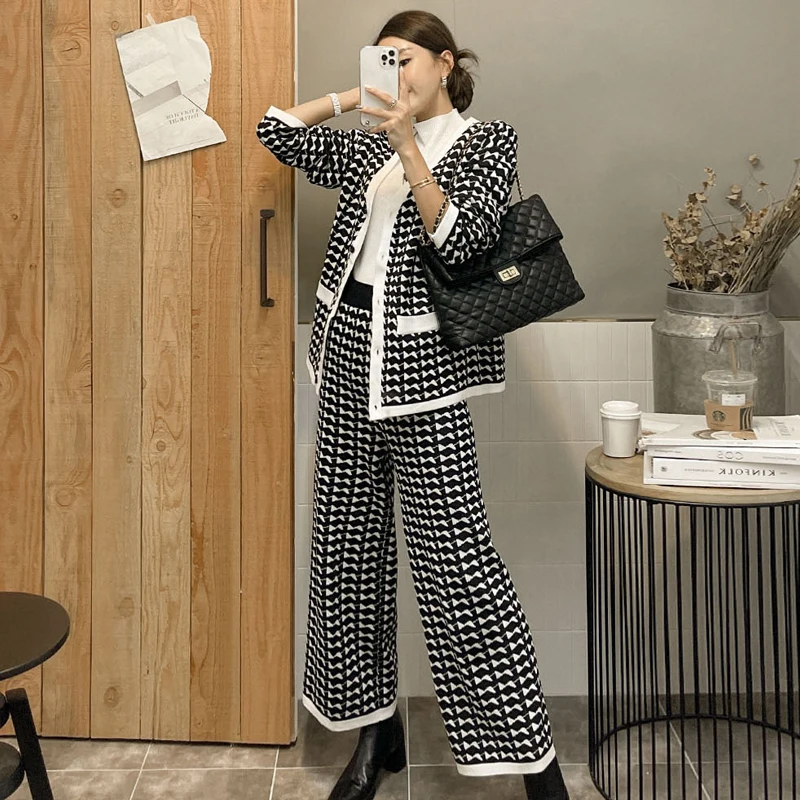 

Autumn And Winter New Women's V-Neck Retro Thousand Bird Check Single Breasted Top Fashion Elastic Waist Straight Pants Set