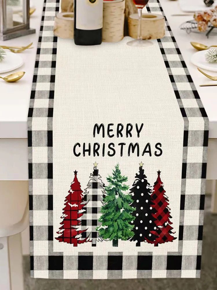 

Рождественская елка с надписью "Merry Christmas"