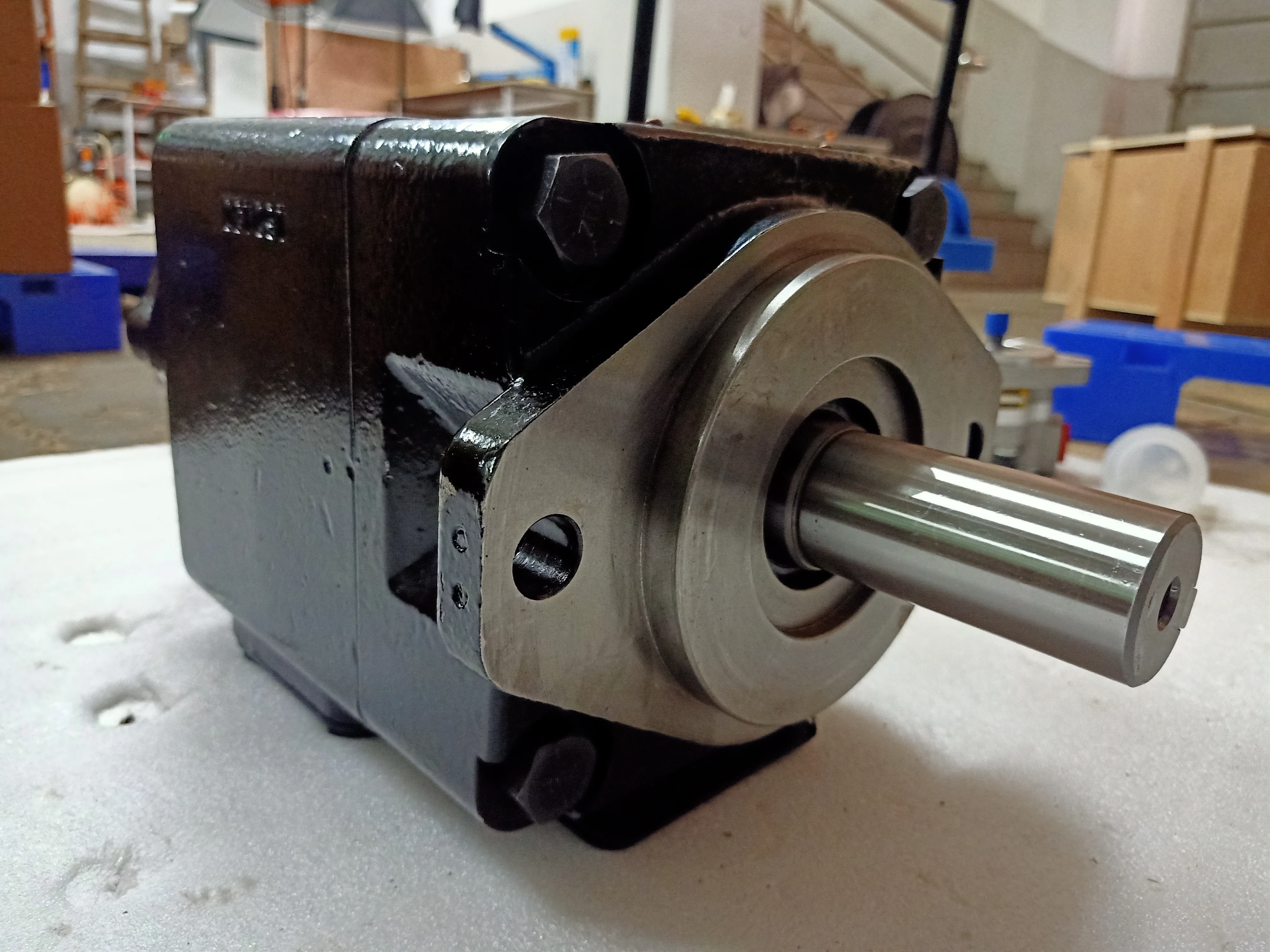 

T6C T6D T6E T6DC T6EC T6ED T6EY single and double pump T6 series T6EY 072 3 R 00 B1 Parker DENISON high pressure vane pump