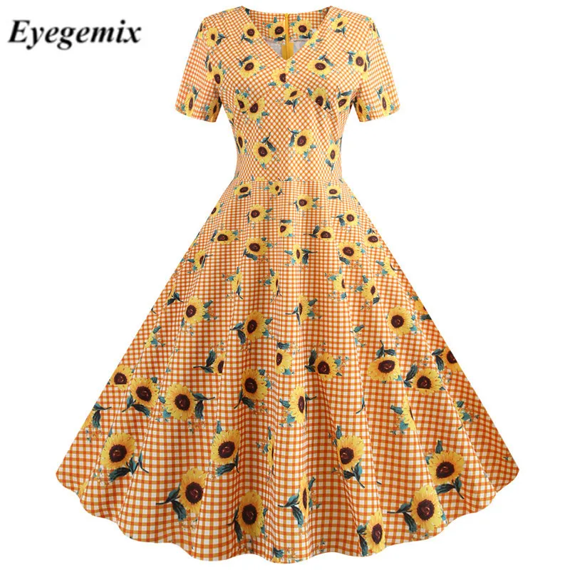 Желтая клетчатая футболка с короткими рукавами и принтом в винтажном стиле