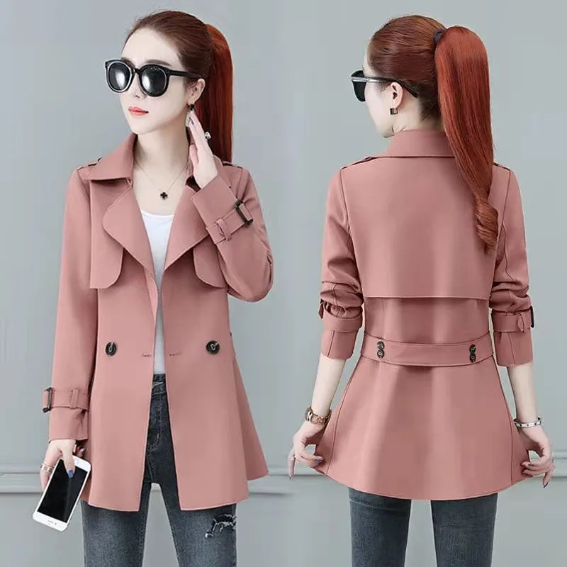 Женская короткая ветровка осенняя приталенная двубортная куртка цвета хаки