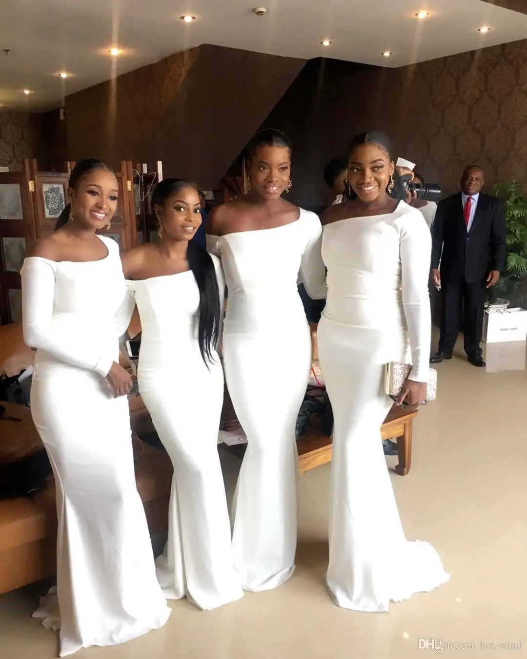 

Elegant Nigerian African White Off the Shoulder Mermaid Bridesmaid Dresses Black Girls Garden Maid of Honor Gowns Formal Wear