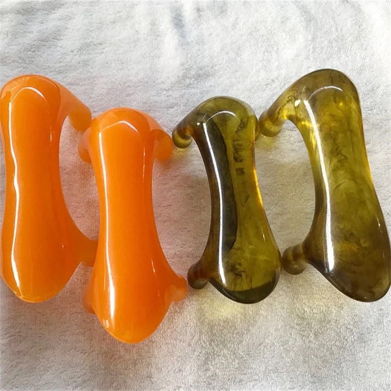 

1PCS Nose Spine Acupoint Massager Beeswax Resin Fou-legs Cervical Spine Acupoint Massager Nose Spine Gua Sha Tool