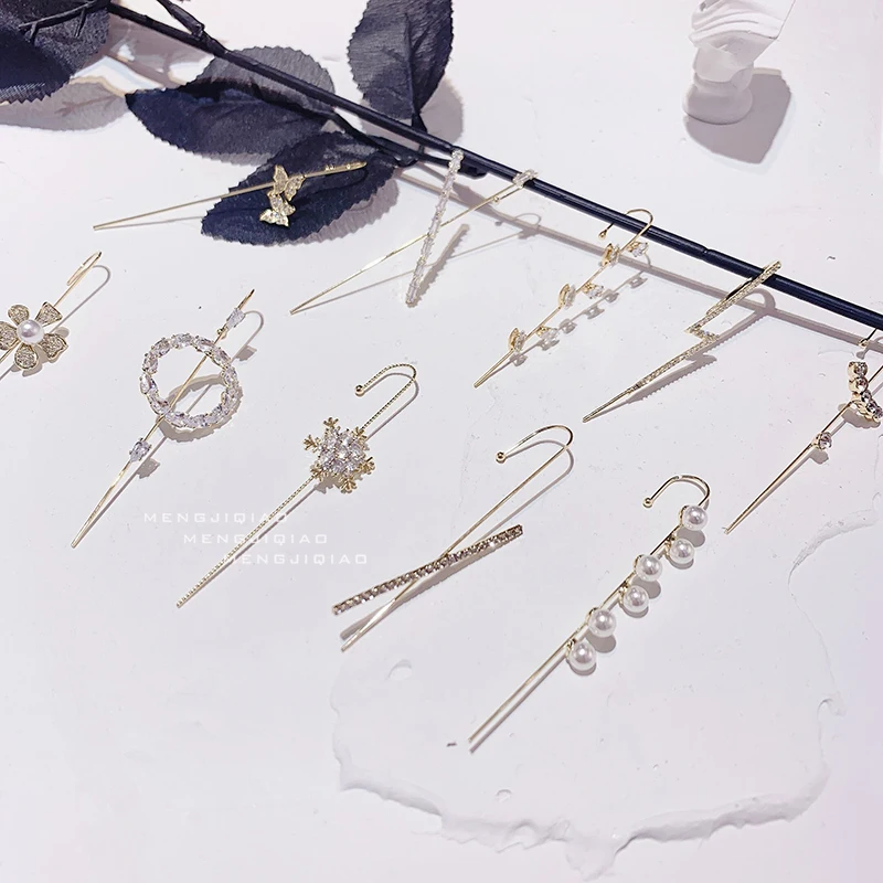 Женские серьги гвоздики с фианитами в богемном стиле геометрическим крючком