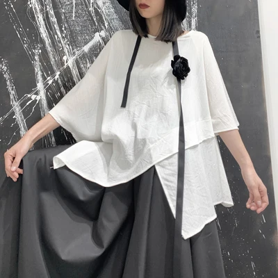 Женская Асимметричная футболка белая большого размера с круглым вырезом и