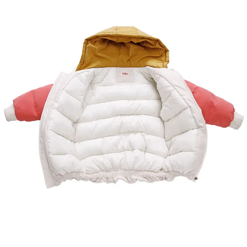 Детская стеганая куртка с капюшоном утепленная хлопковой подкладкой верхняя