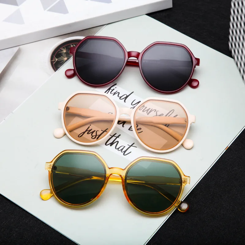 

New Polygon Sunglasses Women Men Retro Cat Eye Sun Glasses Luxury Brand Designer Shades for Ladies Black Green UV400