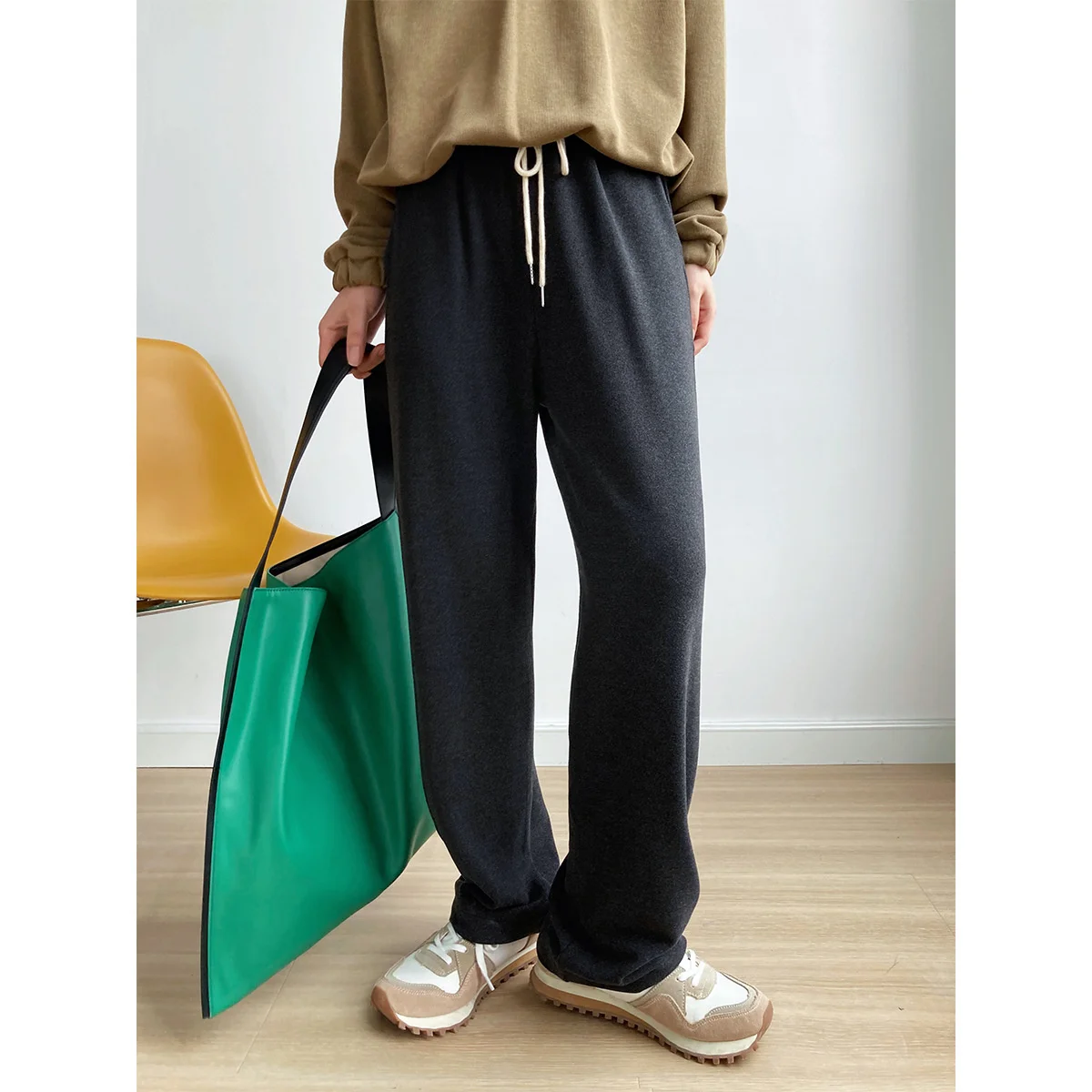 

@YYDS Velvet Frosted Wide Leg Pants Women's Autumn New Korean Elastic Waist Straight Casual Sweat Pants