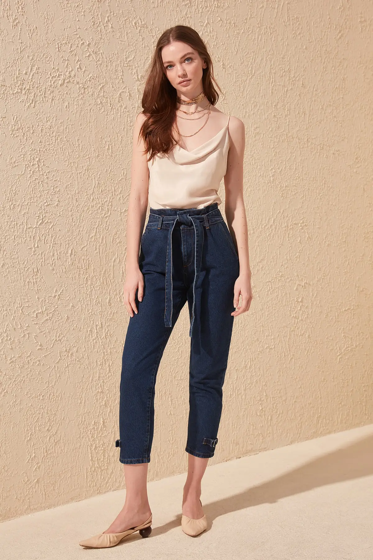 Джинсы с пряжкой и Арочным узором TWOSS20JE0136 |