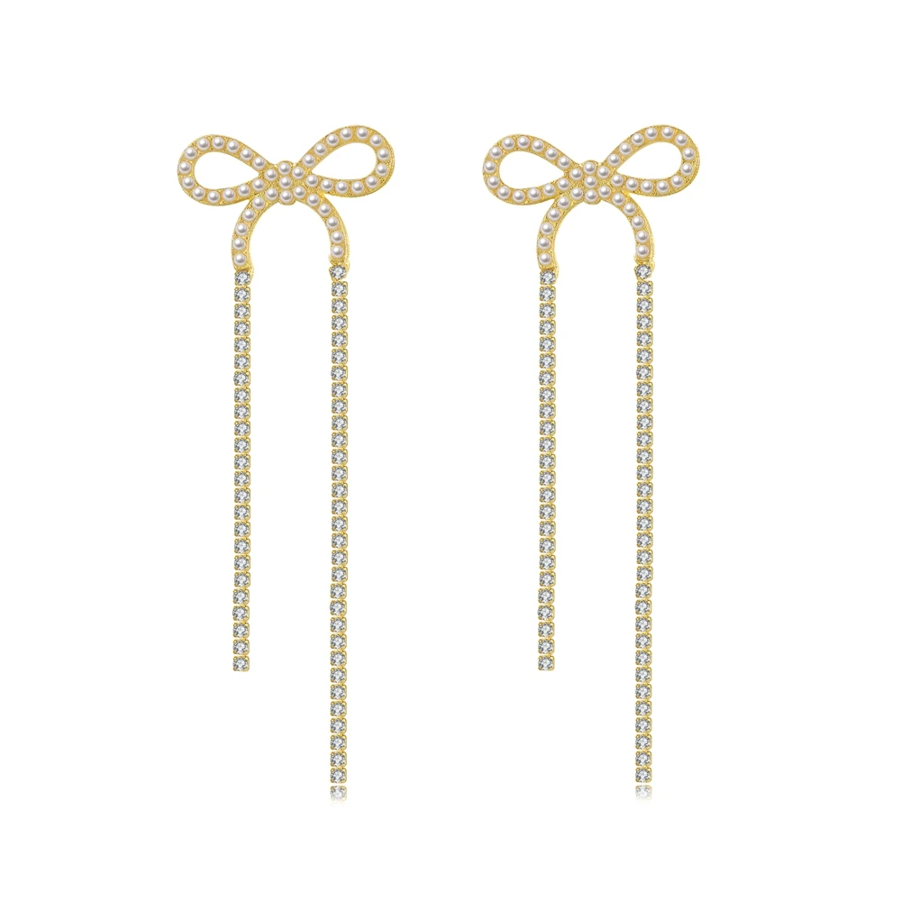 Женские серьги-бабочки из прозрачной пряжи с длинными кисточками