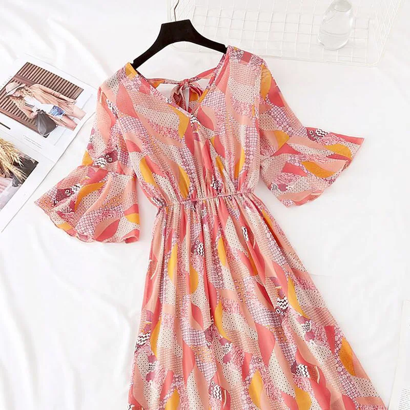 Женское винтажное платье миди с цветочным принтом коротким рукавом и оборками