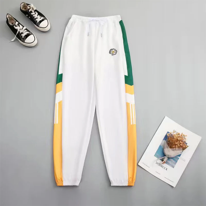 

Women's Spring Autumn Style Harem Pants Women's Elastic Waist Casual Trousers Daisy Embroidery Casual Ankle-Length Pants KK0225