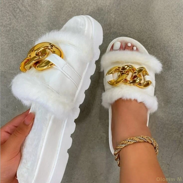 

2021 summer omen new round-toe thick-soled flat mid-heel fur sandals large size metal chain slippers Home all-match flip flop