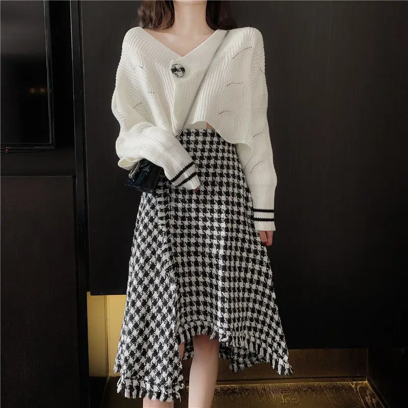 

Large Size Women 's Clothing Autumn Suit 2021 New Loose Slimming Knitted Sweater + Woolen Plaid Skirt Two - Piece Set