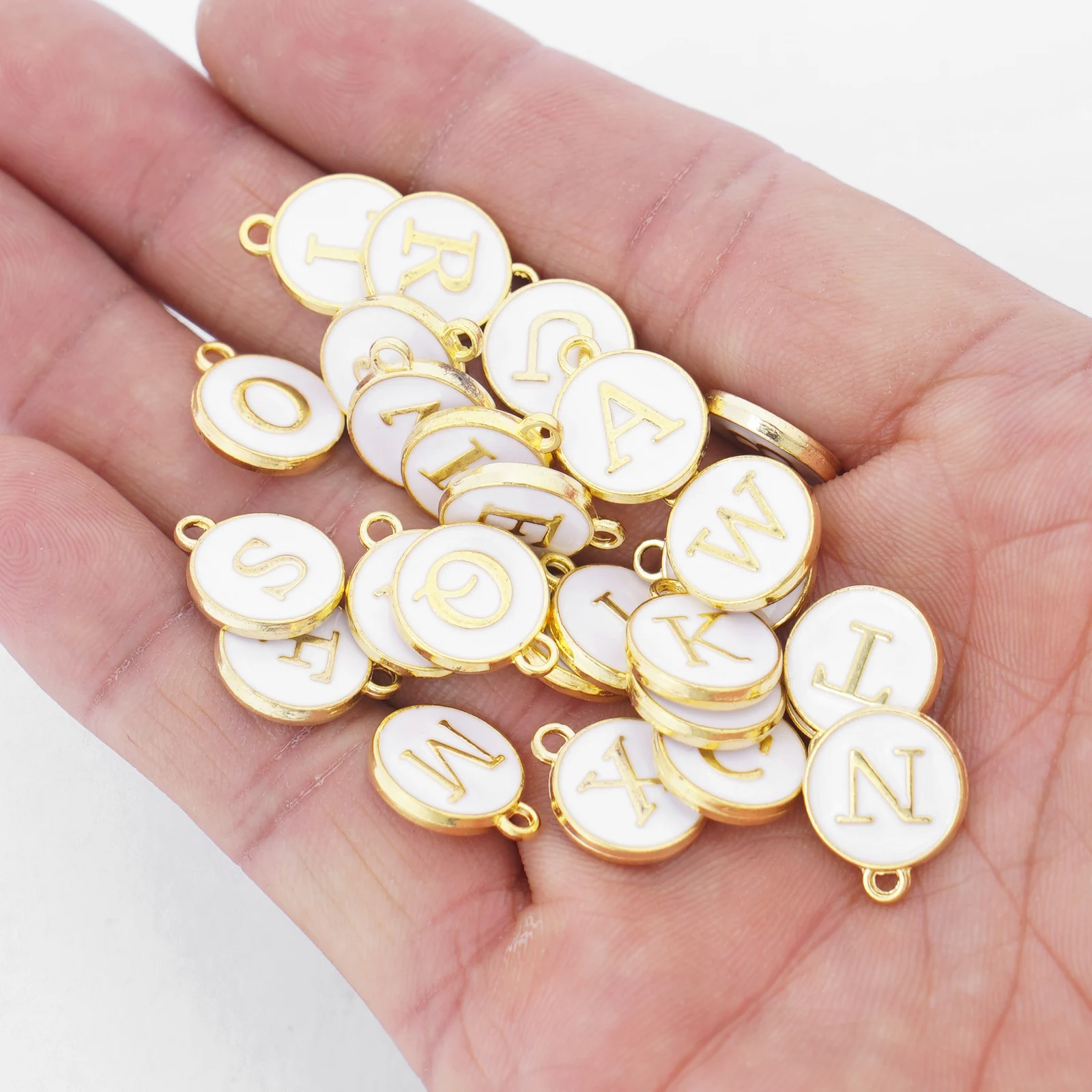 Множество стильных символов надпись кулоны в виде цифр круглые двухсторонние